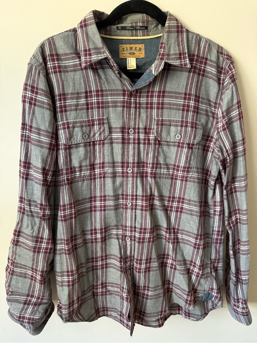 21 Men Gray Burgundy Plaid Button Down Shirt Small 100% Cotton